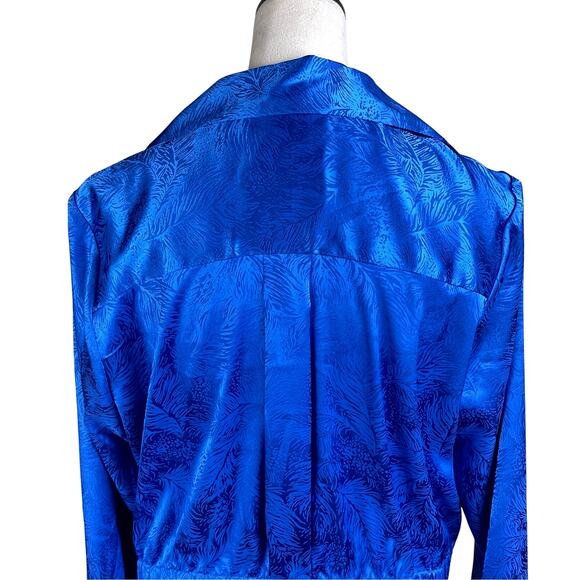 Le Superbe Womens Blue Feather Pattern Long Sleeve Button Up Cropped Top - Picture 8 of 12